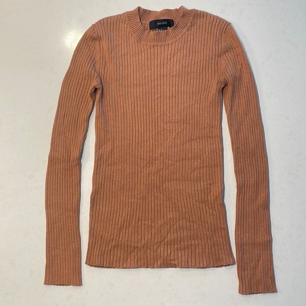 FOREVER 21 SIZE (S) LONG SLEEVE TOP